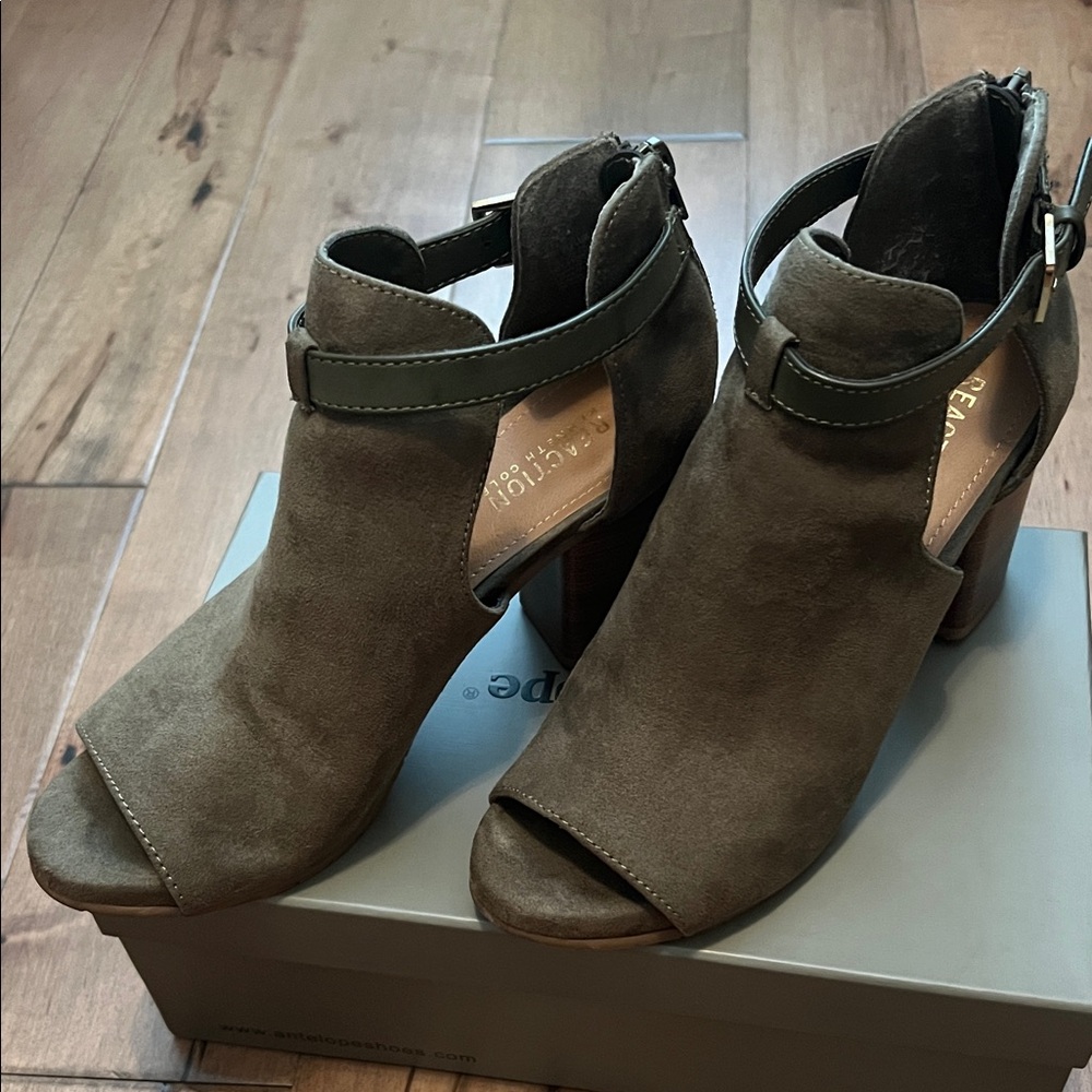 Kenneth Cole Peep Toe Suede Ankle Boots - Dark green